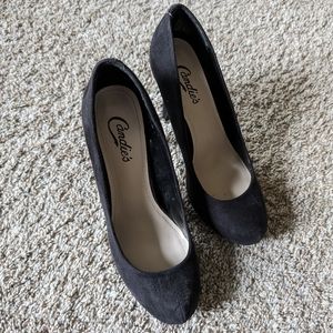 Black suede like pumps
